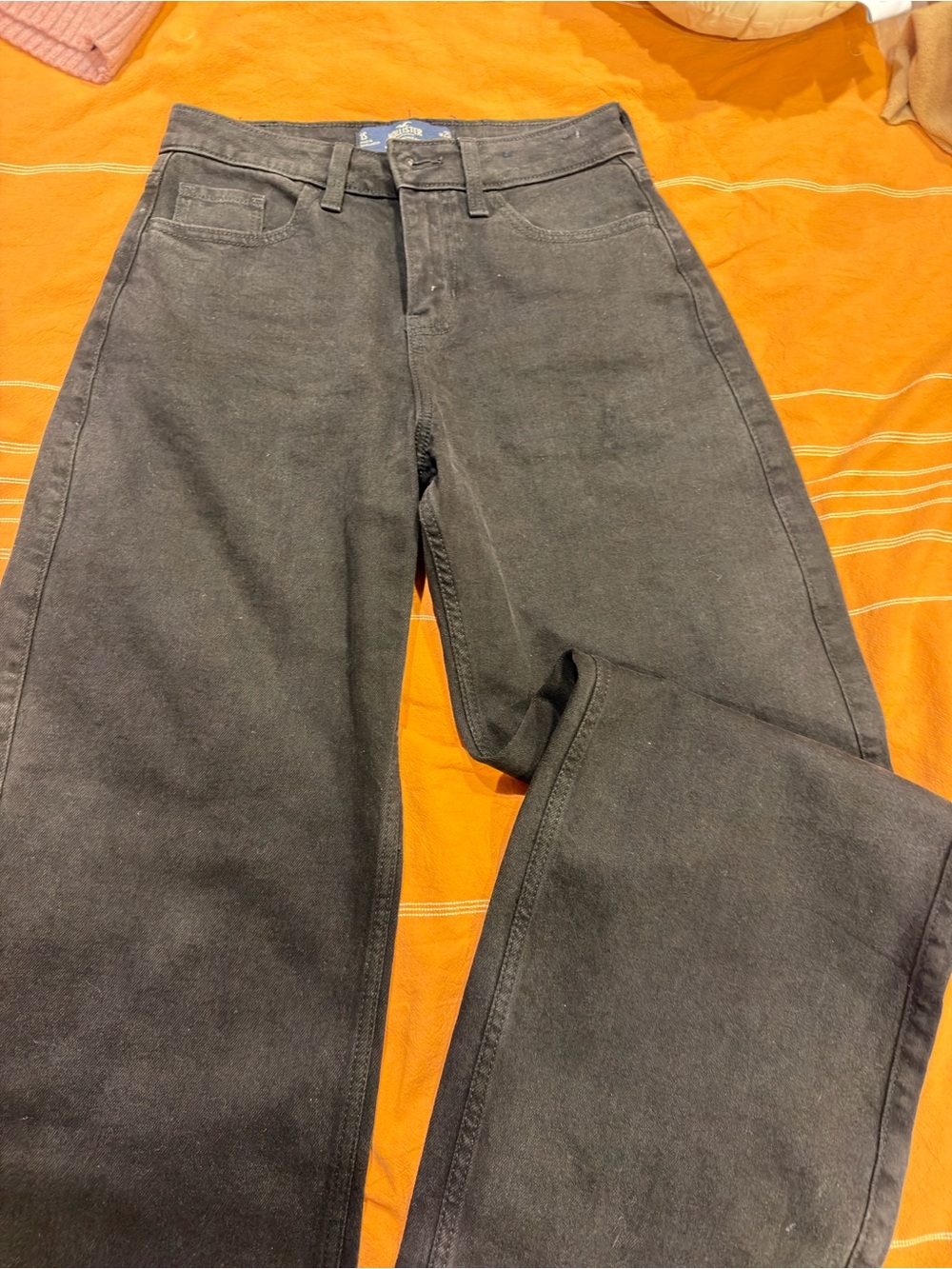 Hollister Straight-Leg High-Rise Jeans — Charcoal Black